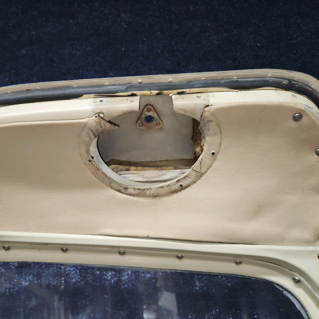 Used aircraft parts for sale, 63006-000 Piper PA-28-140 Door Assembly