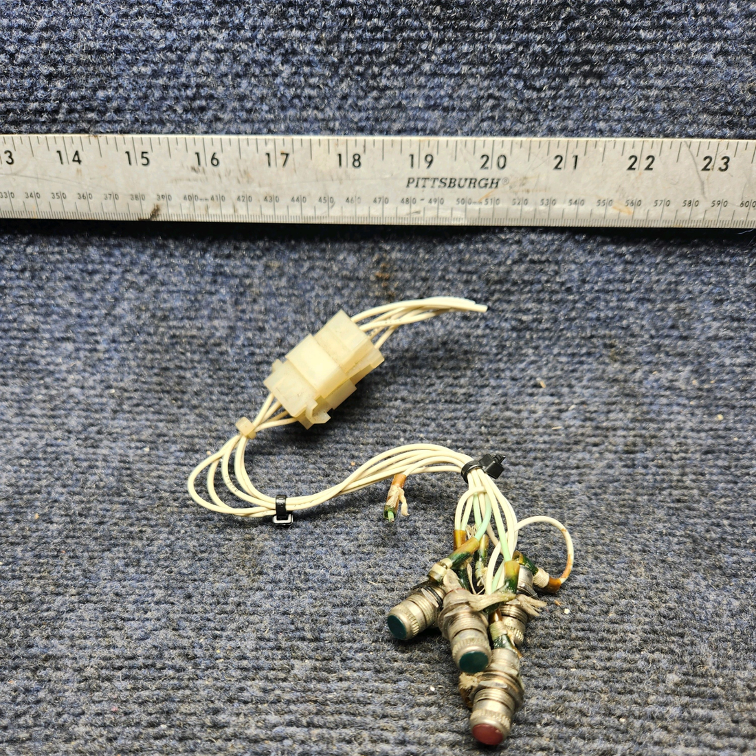 Used aircraft parts for sale, 855291SI-R2 Beechcraft F33A LIGHT ASSY STD LANDING GEAR