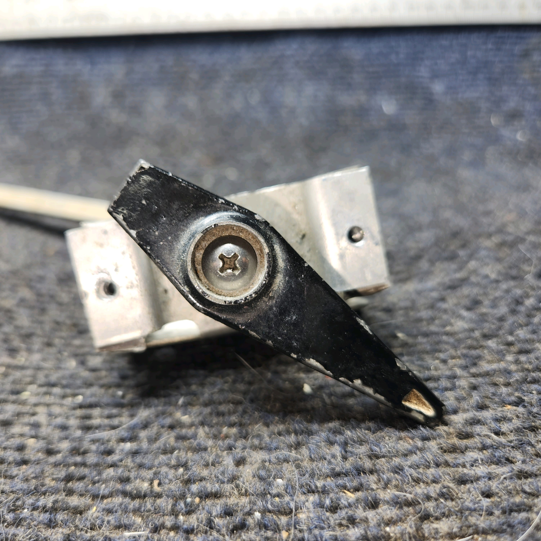 Used aircraft parts for sale, 0716623-2 cessna 172N Fuel Selector Gear Assembly with Shaft and Handle