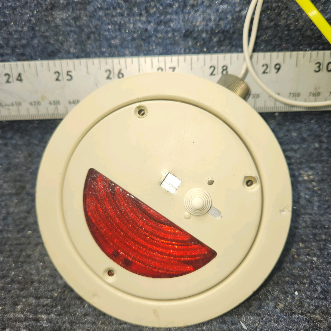 Used aircraft parts for sale, 572-582 Piper PA28-140 Panel Light Assembly (Volts: 14)