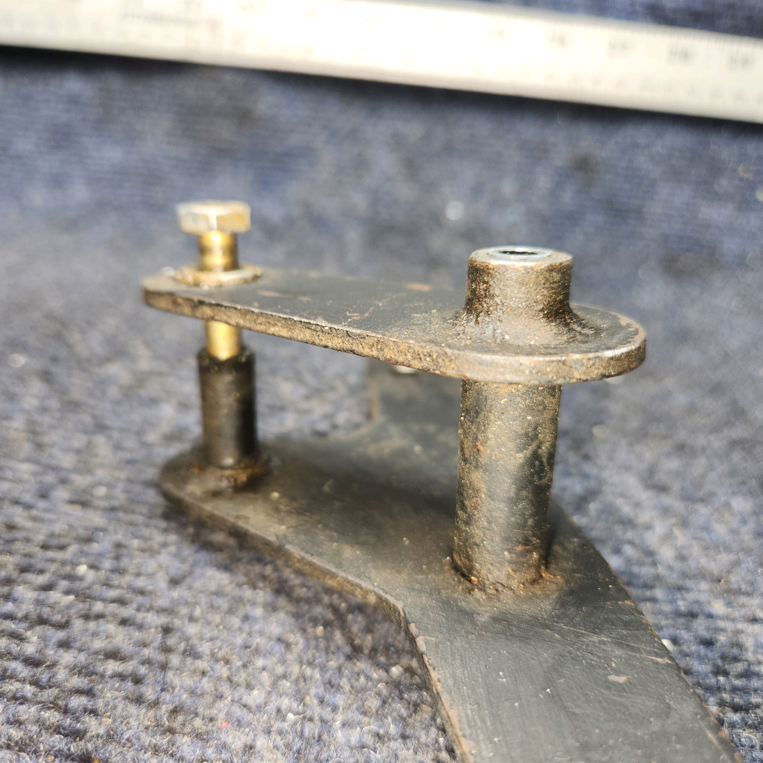 Used aircraft parts for sale, 62771-001 Piper PA28-140 Aileron Bellcrank Assembly RH