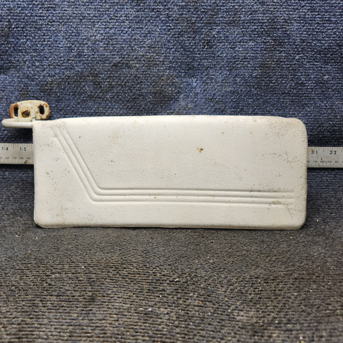 Used aircraft parts for sale, 0700122-12 cessna 150G Sun Visor – RH