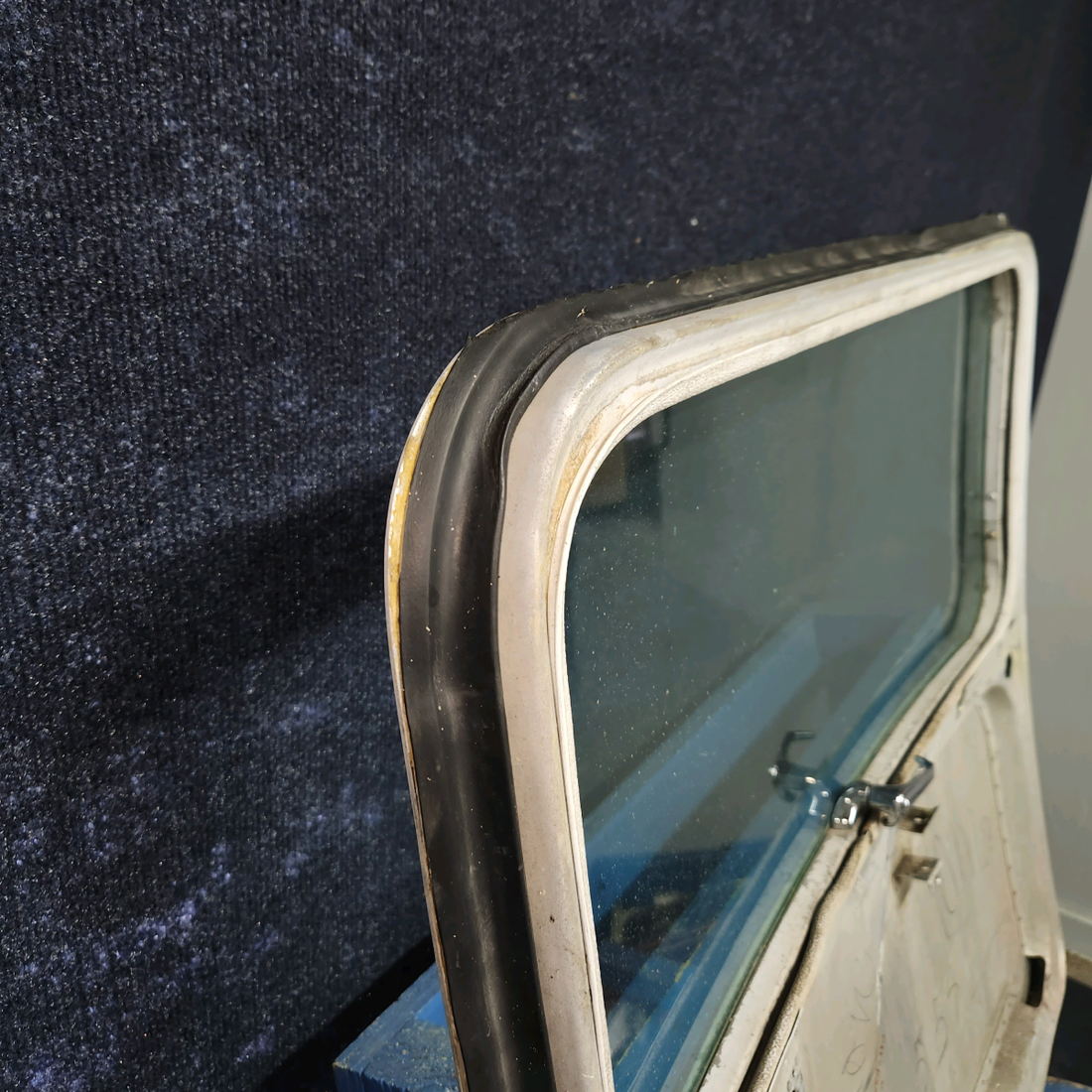 Used aircraft parts for sale, 0413033-1 cessna 150G Cabin Door Assembly – LH