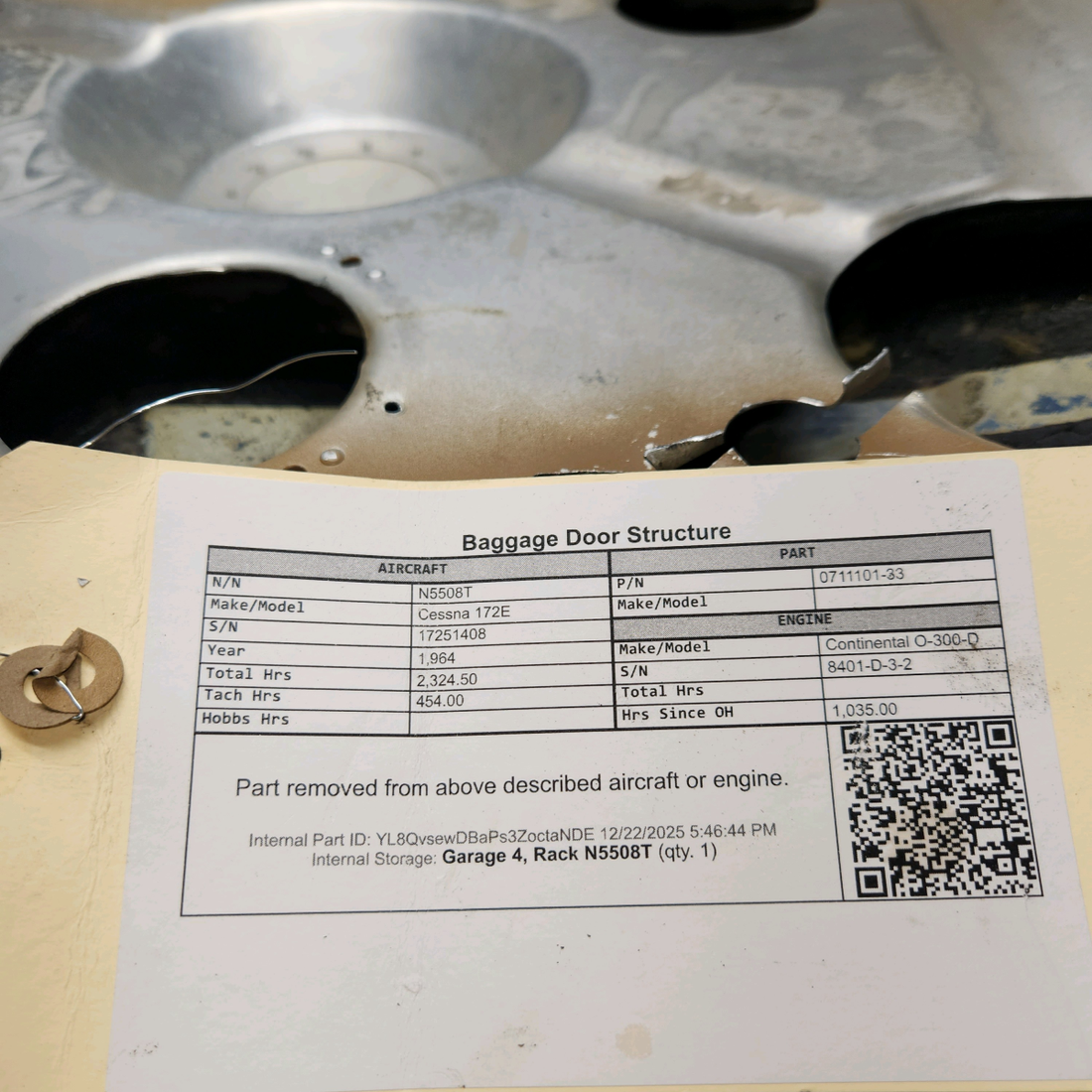Used aircraft parts for sale, 0711101-33 Cessna 172E Baggage Door Structure