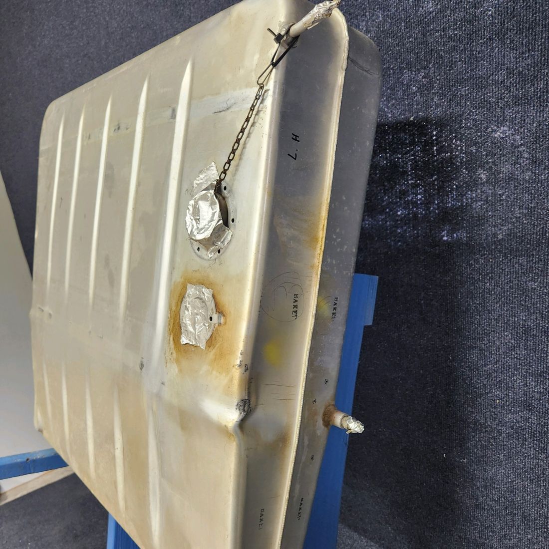 Used aircraft parts for sale, 0526007-201 CESSNA 172K FUEL TANK ASSEMBLY LH