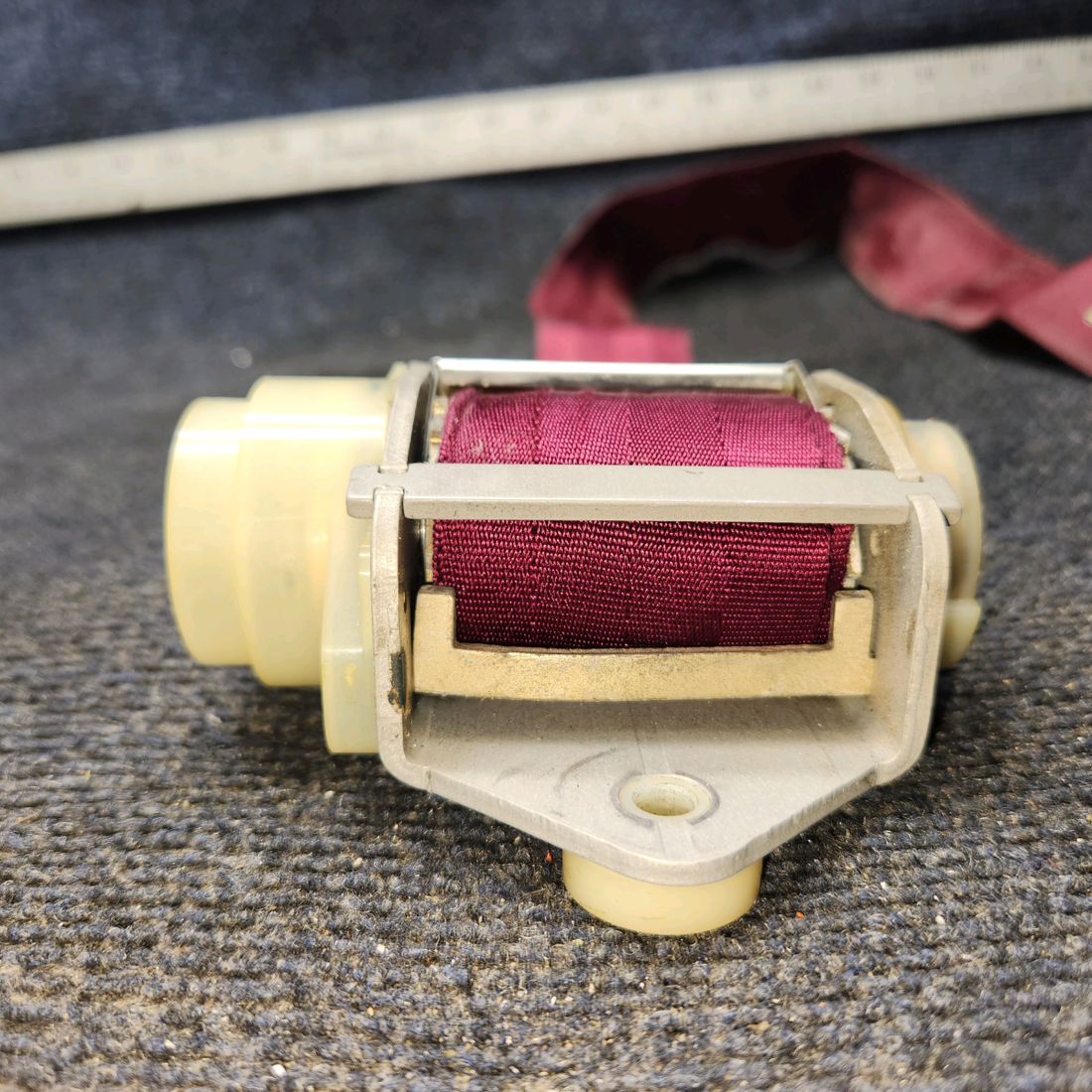 Used aircraft parts for sale, PS50039-4-16 Piper PA32RT-300 Forward Shoulder Belt with Inertia Reel