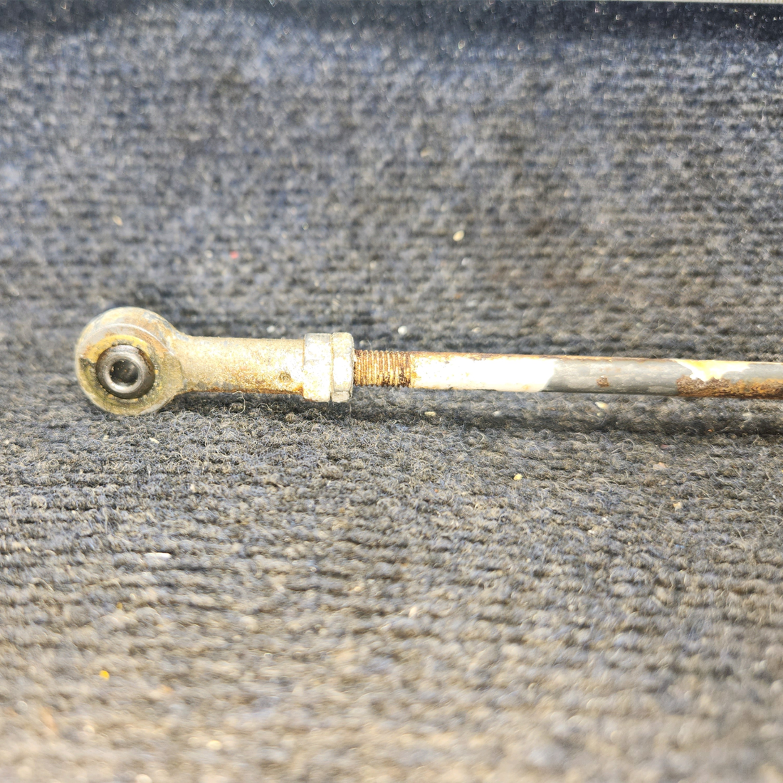 Used aircraft parts for sale, 0523218-2 Cessna 172F Aileron Push Pull Rod Assembly