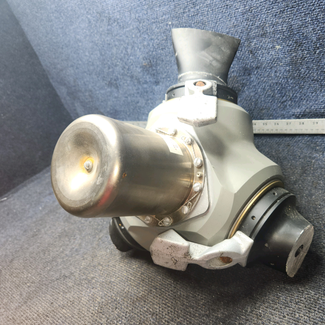 Used aircraft parts for sale, 3AF32C504-C McCauley BEECHCRAFT 95-55B Propeller Hub – Prop Strike, for Parts Only