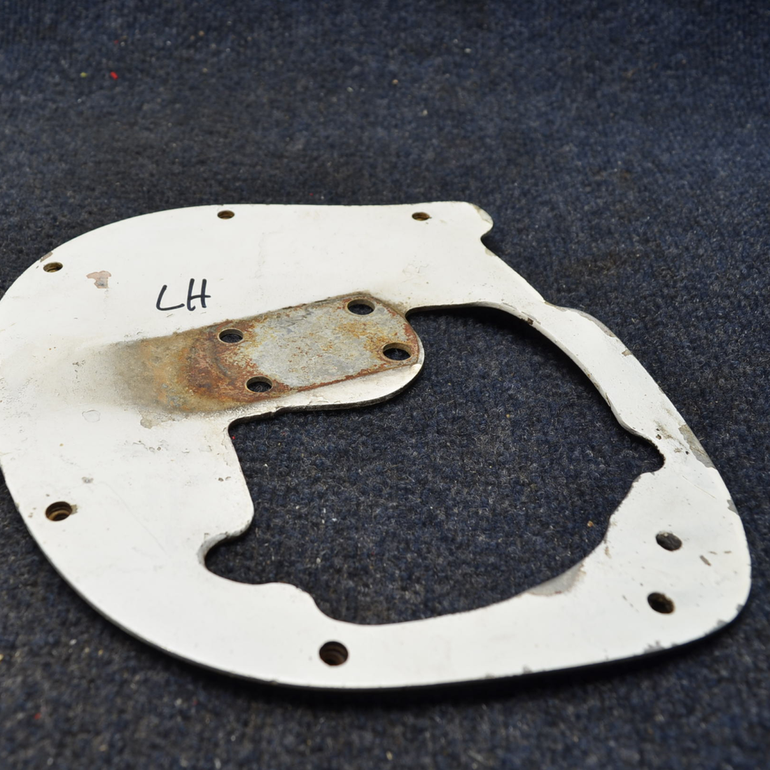 Used aircraft parts for sale, 0441143-26 Cessna C175 PLATE ASSYWHEEL FAIRING MAIN GEAR - LH