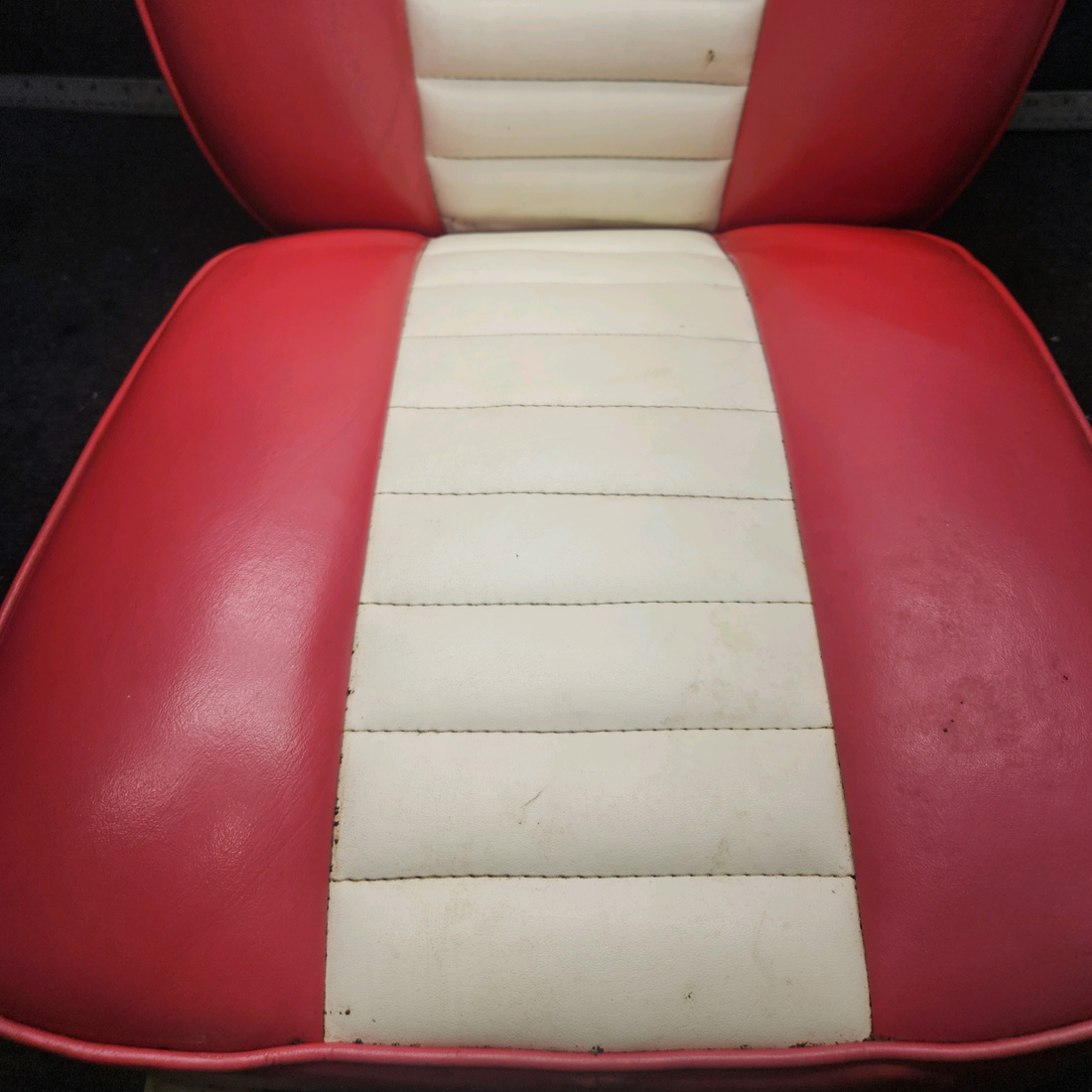 Used aircraft parts for sale, 0400118-66 cessna 150G Seat – RH (Co-Pilot)