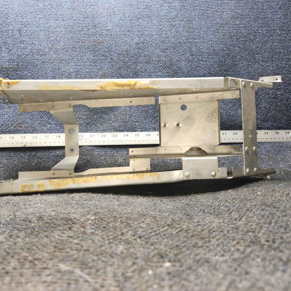 Used aircraft parts for sale, 0513368-201 cessna 172N Console Structure Assembly