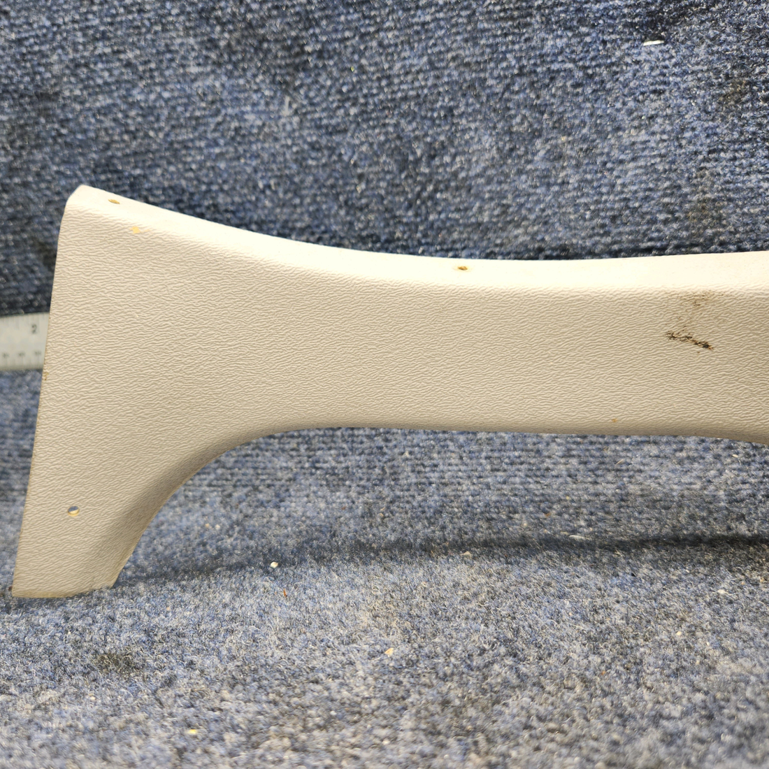 Used aircraft parts for sale, 0515014-2 Cessna 172RG MOLDING REAR WINDOW UPPER