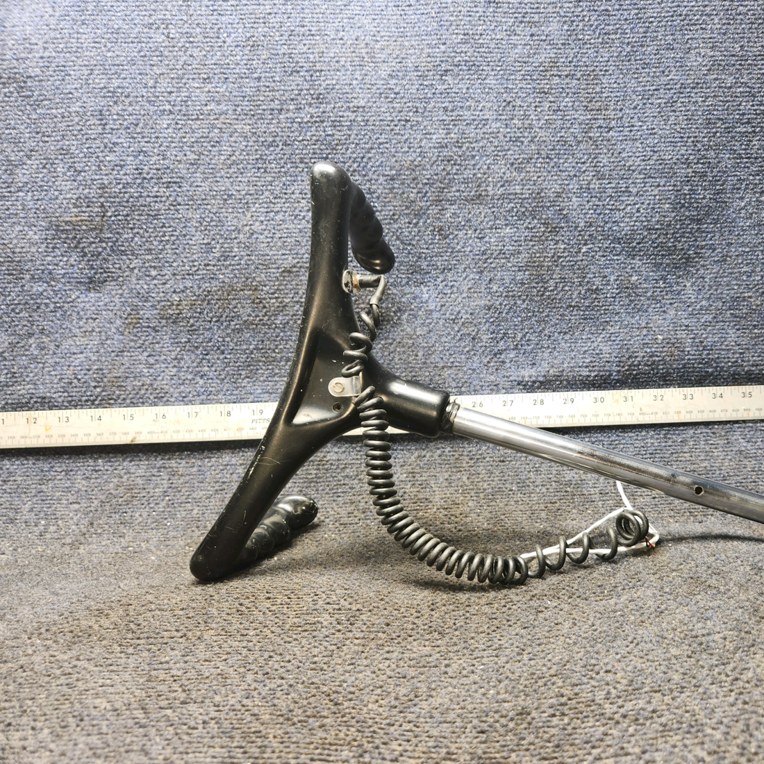 Used aircraft parts for sale, 0513239-9 Cessna 172 E Control Wheel Assembly LH or RH (L: 11-11/16”, D: 5/8”)