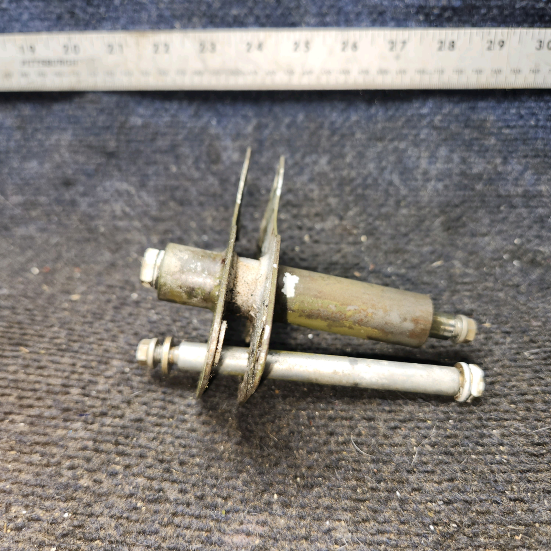 Used aircraft parts for sale, 0523223-2 cessna 172N Aileron Bellcrank Assembly – RH