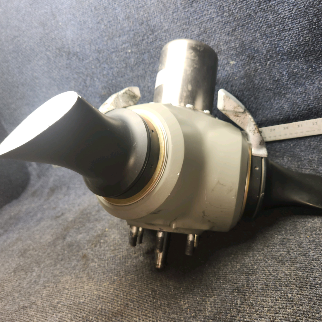 Used aircraft parts for sale, 3AF32C504-C McCauley BEECHCRAFT 95-55B Propeller Hub – Prop Strike, for Parts Only