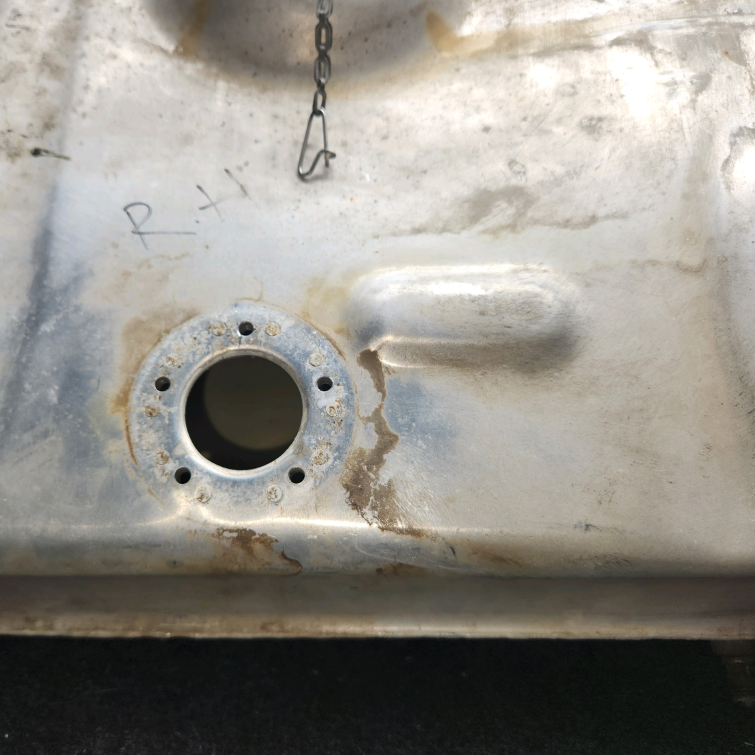 Used aircraft parts for sale, 0426508-10 cessna 150G Fuel Tank Assembly - RH
