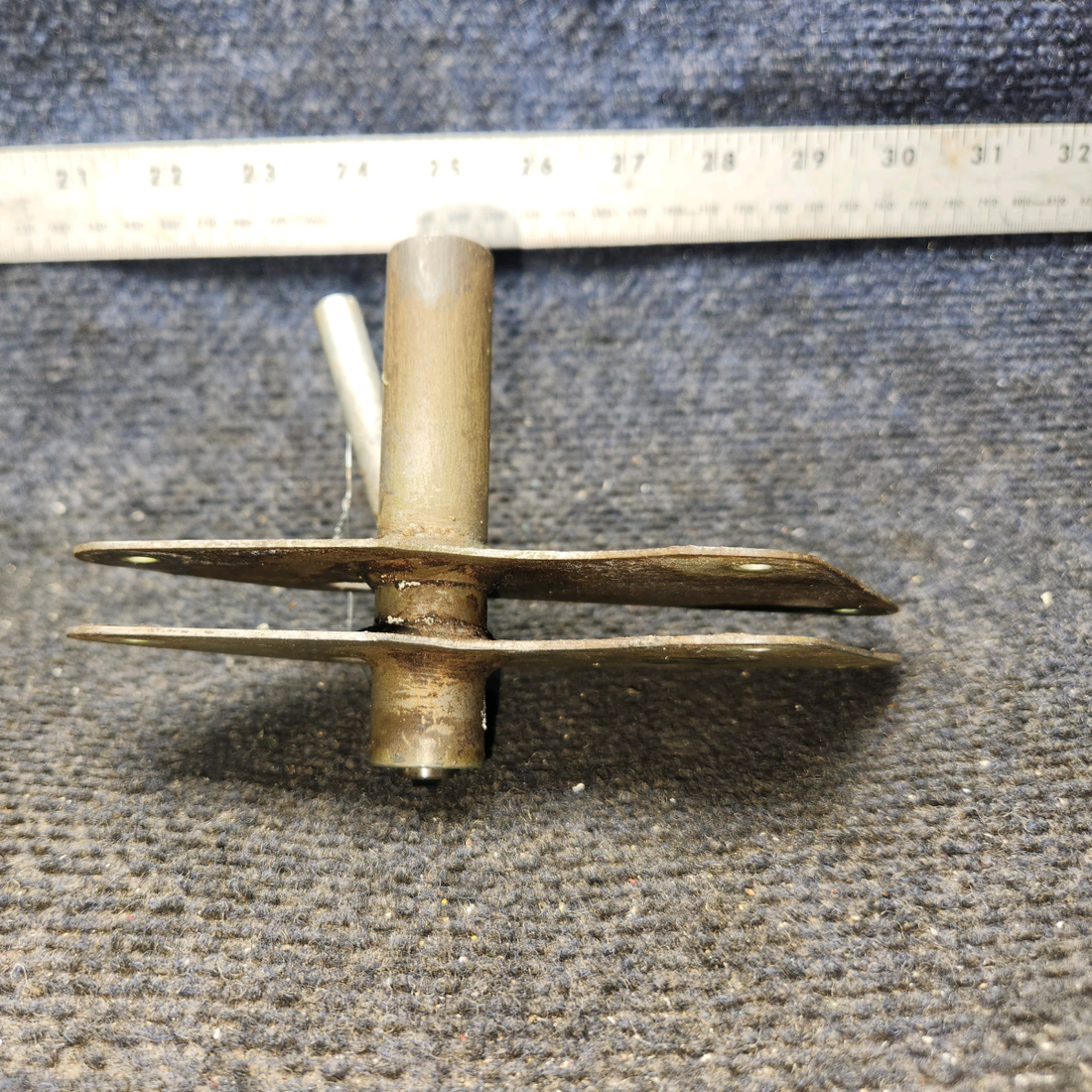 Used aircraft parts for sale, 0523223-1 Cessna 172 Aileron Bellcrank - RH