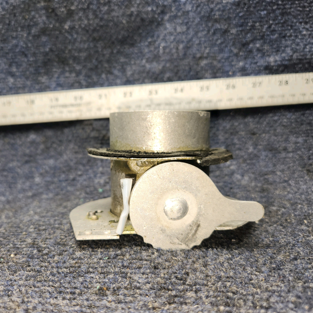 Used aircraft parts for sale, 68556-001 PIPER PA28RT-201 Cabin Vent Valve  - RH