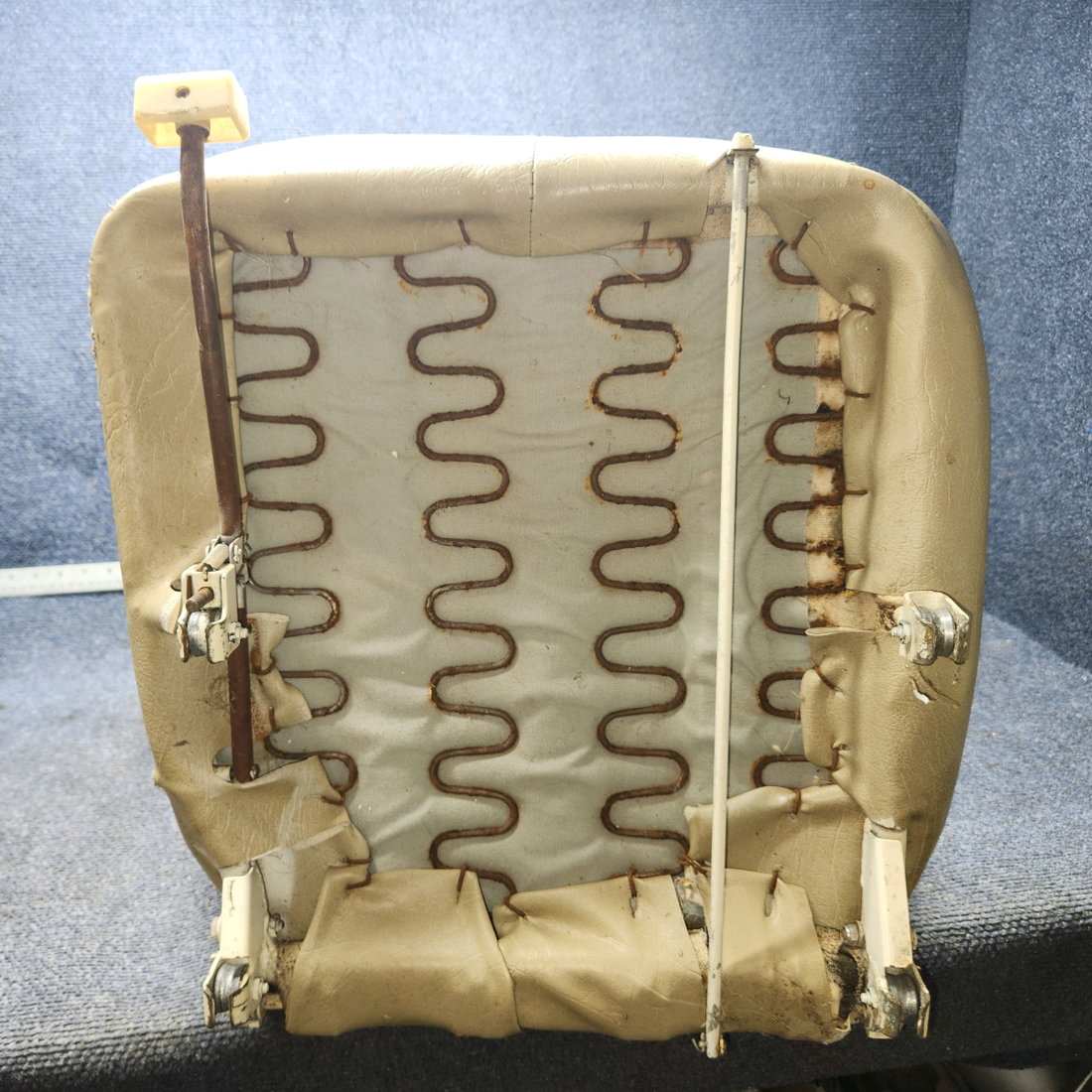 Used aircraft parts for sale, 0400118-90 Cessna C-150J Co-Pilot Right Seat Assy