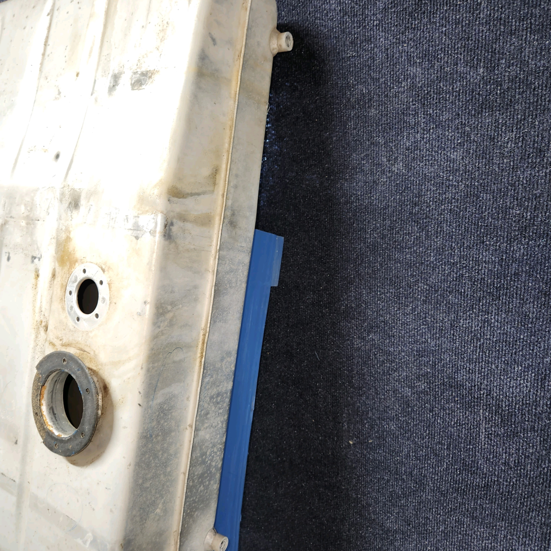 Used aircraft parts for sale, 0526007-50 cessna 172N Main Fuel Tank Assembly – RH