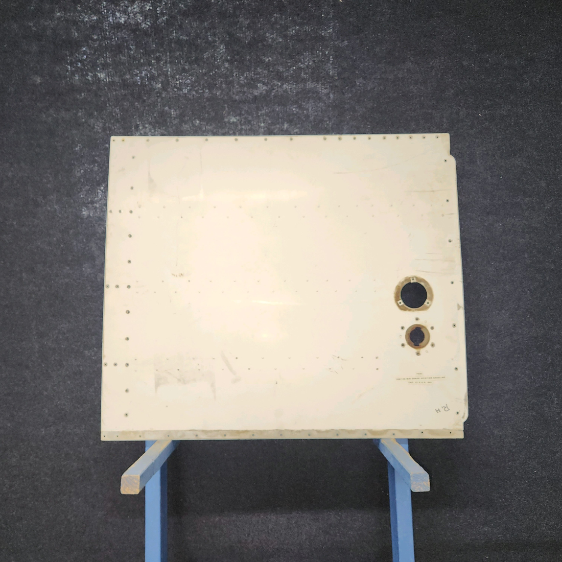 Used aircraft parts for sale, 0523521-26 cessna 172N Fuel Tank Well Cover Assembly – RH