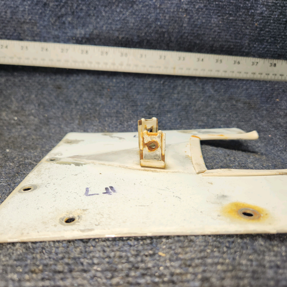 Used aircraft parts for sale, 63339-000 PIPER PA28-140 Plate Assy MLG LH