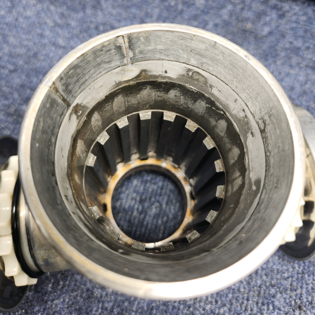 Used aircraft parts for sale, HC-A2V20-4A1 Hartzell BEECHCRAFT F35 HARTZELL TWO BLADE PROPELLER W/ ADAPTER KIT & LOGS (PROP STRUCK)