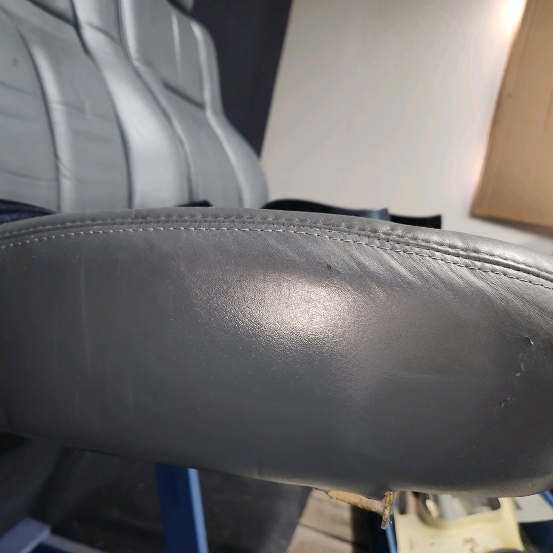 Used aircraft parts for sale, 0700678-7 Cessna 182G Aft Split-Back Seat Assembly