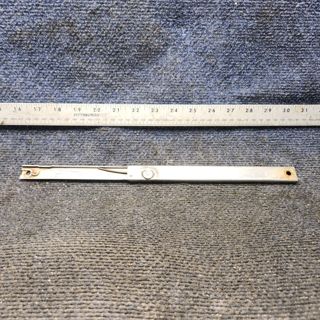 Used aircraft parts for sale, 65727-000 Piper PA-28-140 Door Holder Assembly