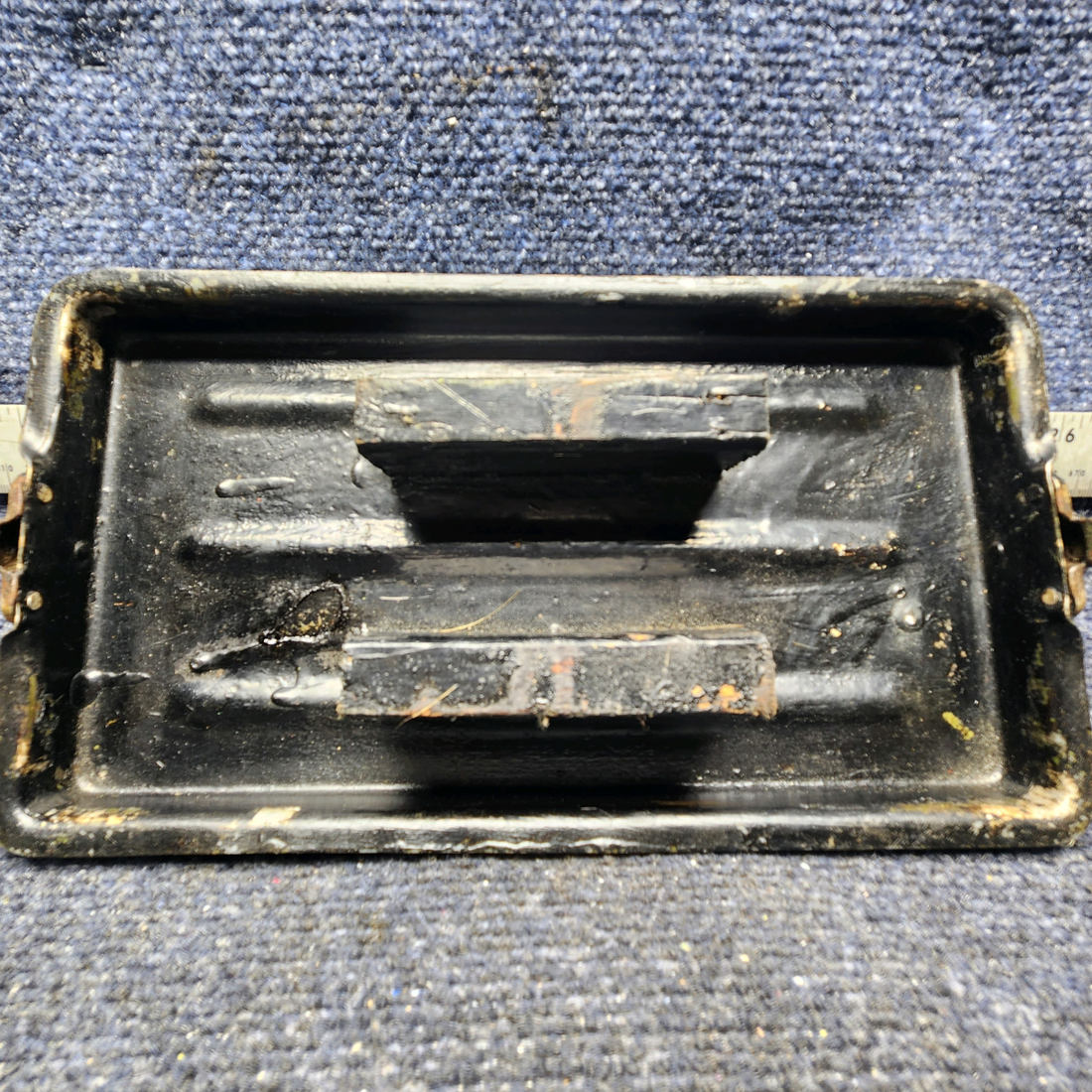 Used aircraft parts for sale, 35-410462-17 Beechcraft A23A Musketeer Custom III BATTERY BOX LID