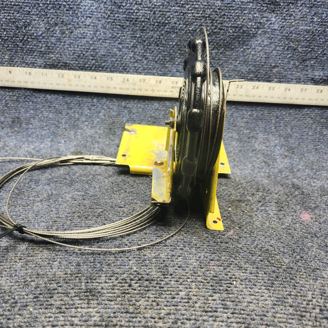 Used aircraft parts for sale, 68414-003 / 65633-000 PIPER PA28-161 Warrior III STABILATOR TRIM WHEEL W/ BRACKETS AND CABLE