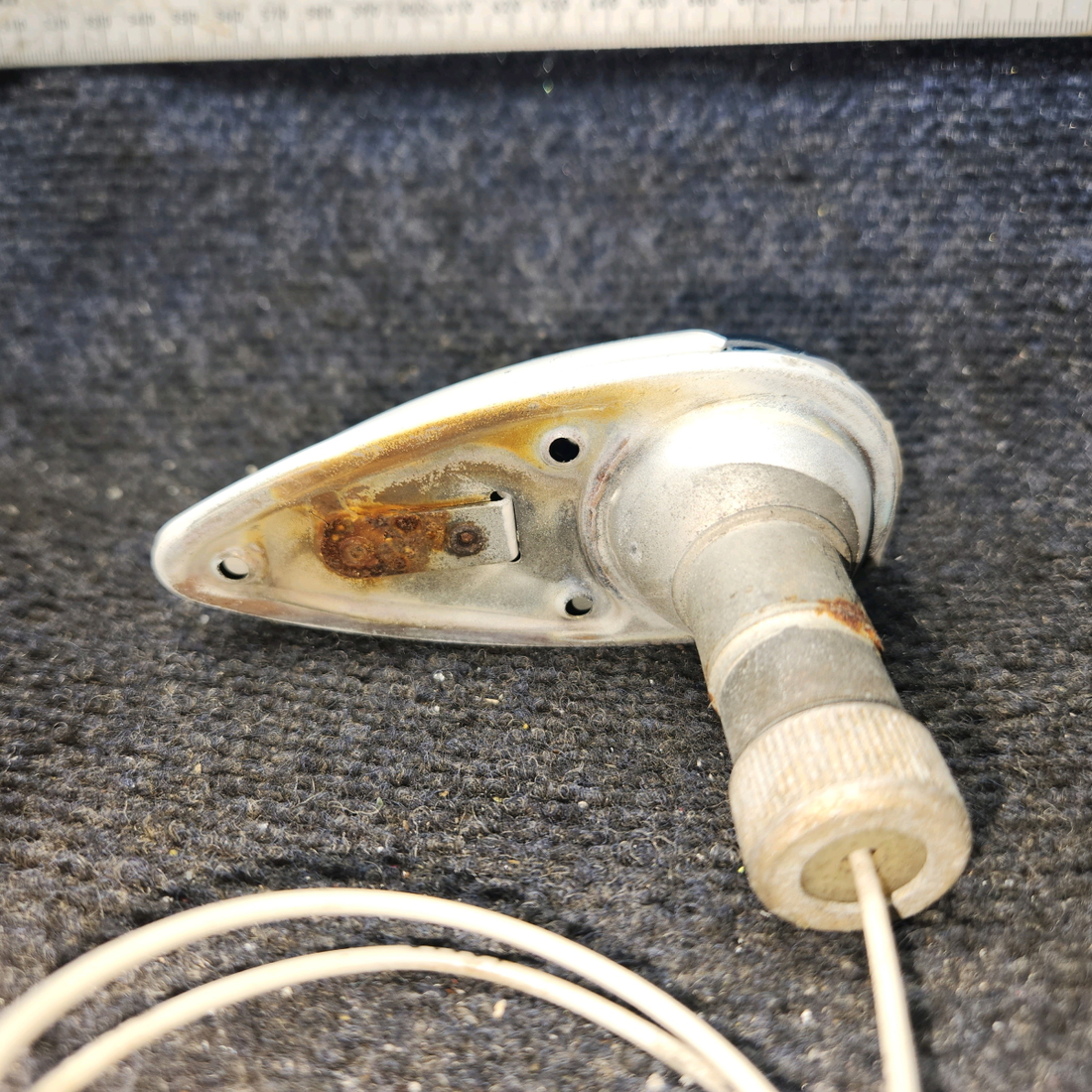 Used aircraft parts for sale, A-1285-G-12 Grimes Beechcraft C23 SUNDOWNER Navigation Light Assembly  - RH (14 Volts) - Green