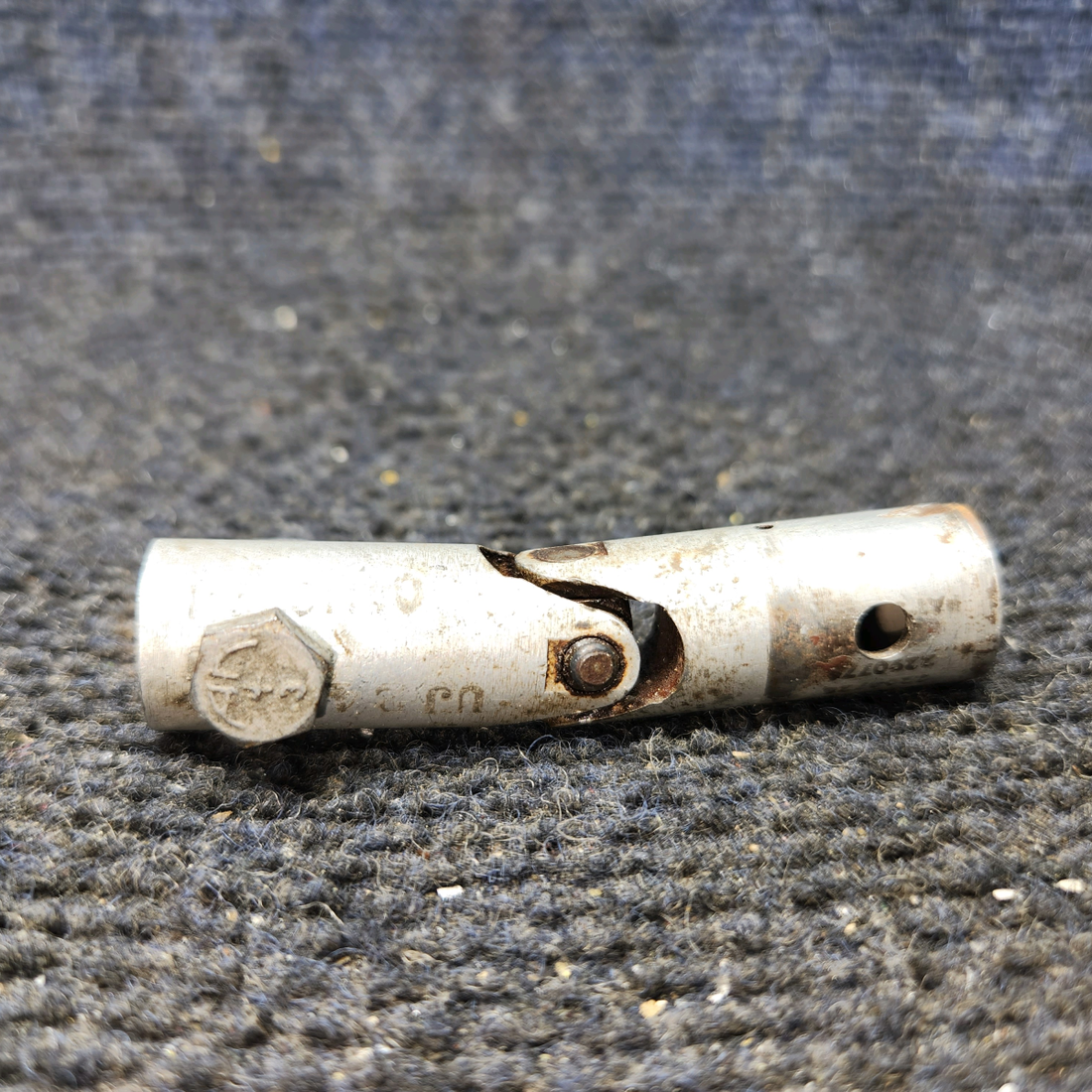 Used aircraft parts for sale, 0411079-1 Cessna C175 Control Yoke Universal Join