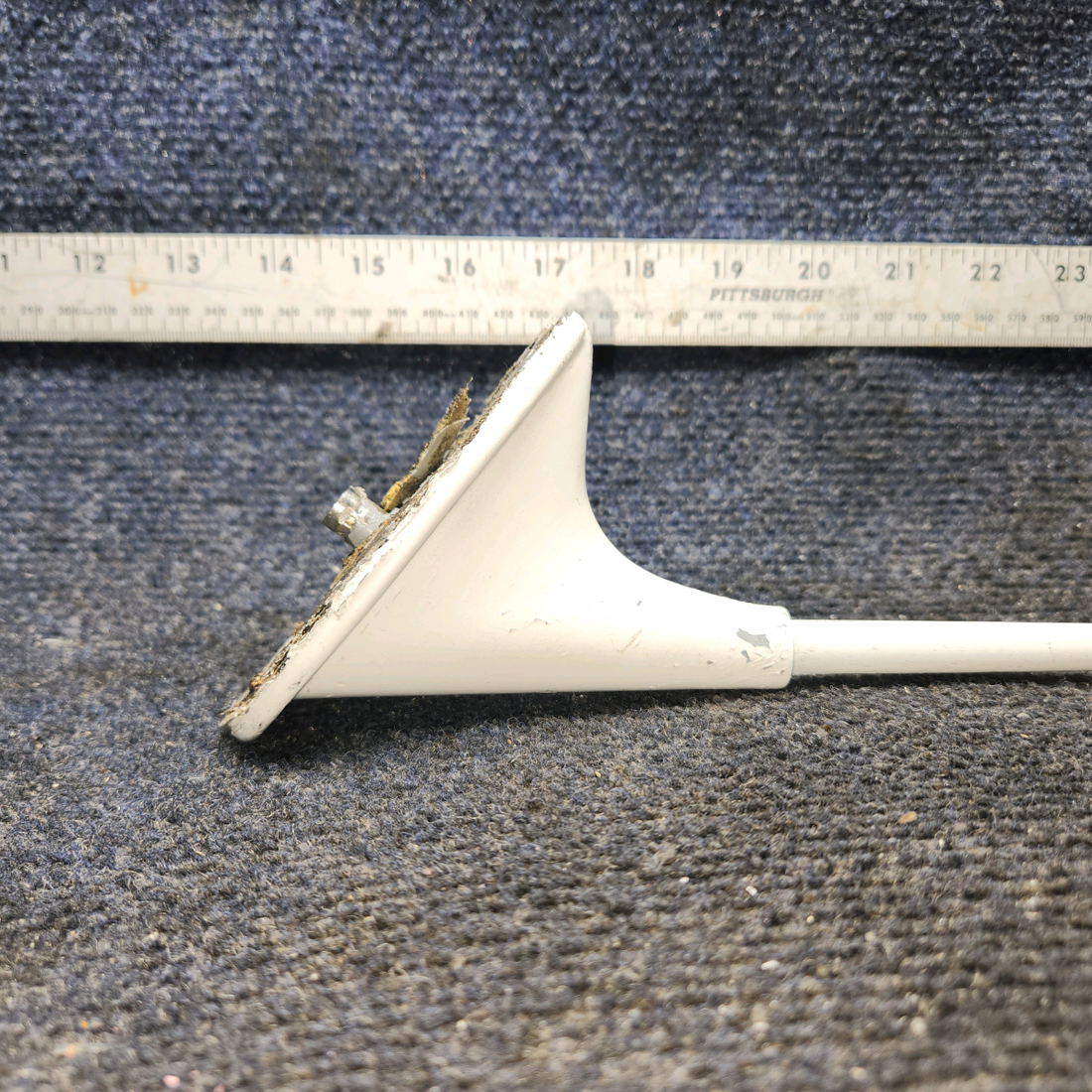 Used aircraft parts for sale, CI-121 Comant Industries Inc Cessna 172 VHF Communication Antenna