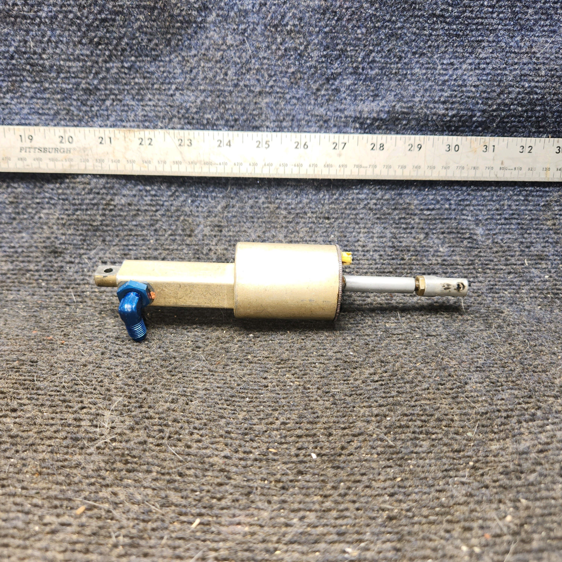 Used aircraft parts for sale, 0541138-22 cessna 172N Brake Master Cylinder