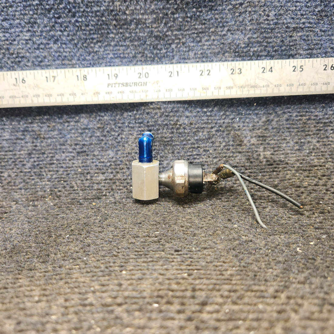 Used aircraft parts for sale, S1711-1 cessna 150G Hobbs Oil Pressure Switch