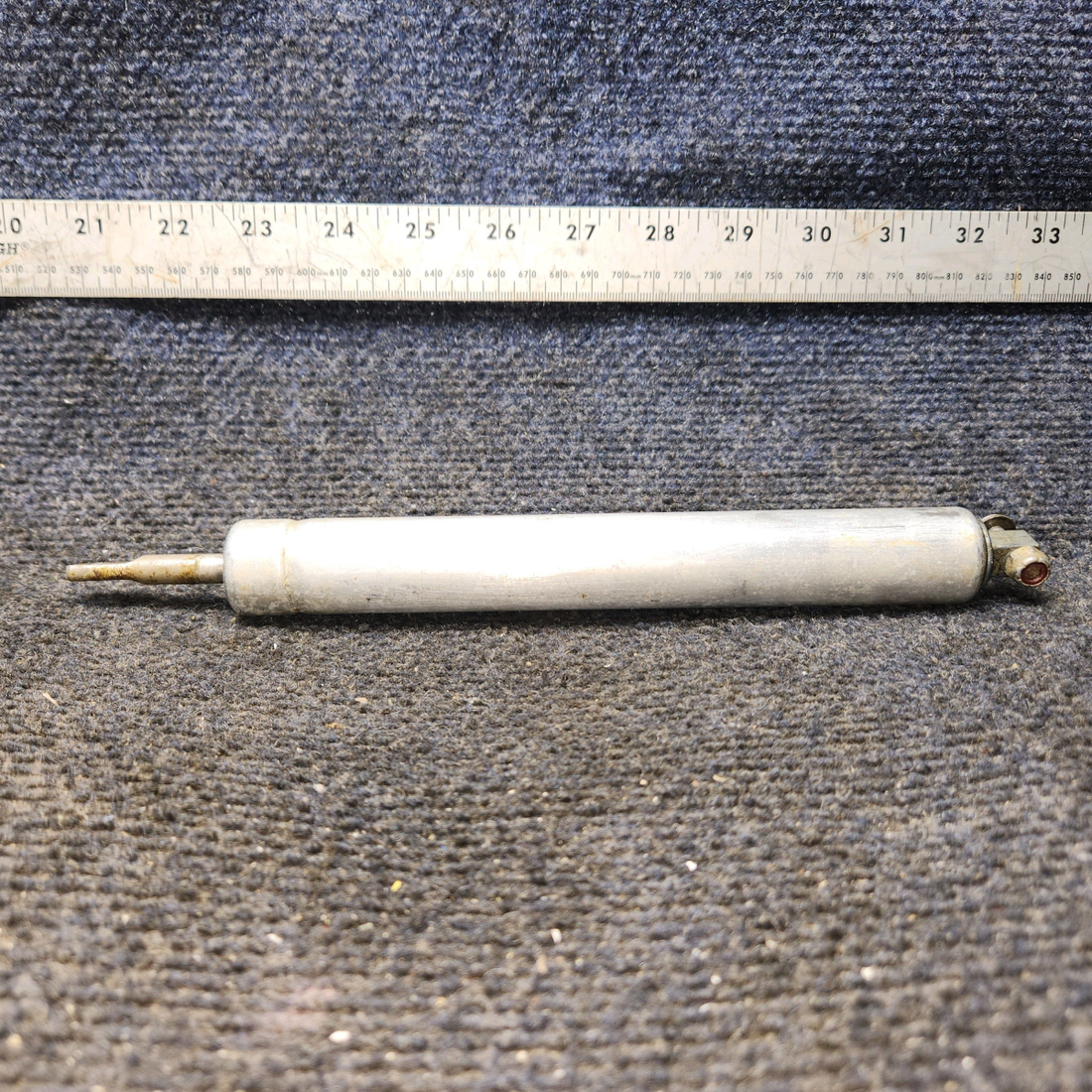 Used aircraft parts for sale, 10650 Cessna 172F Flap Actuator Cylinder Assembly