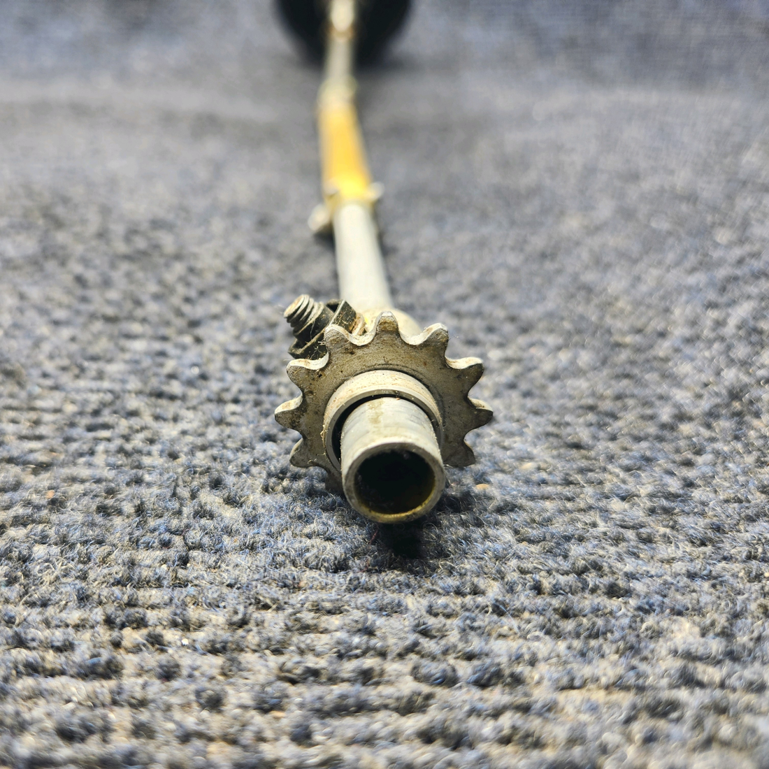 Used aircraft parts for sale, 95-324006-71 BEECHCRAFT 95-55B Aileron Tab Control Shaft & Knob