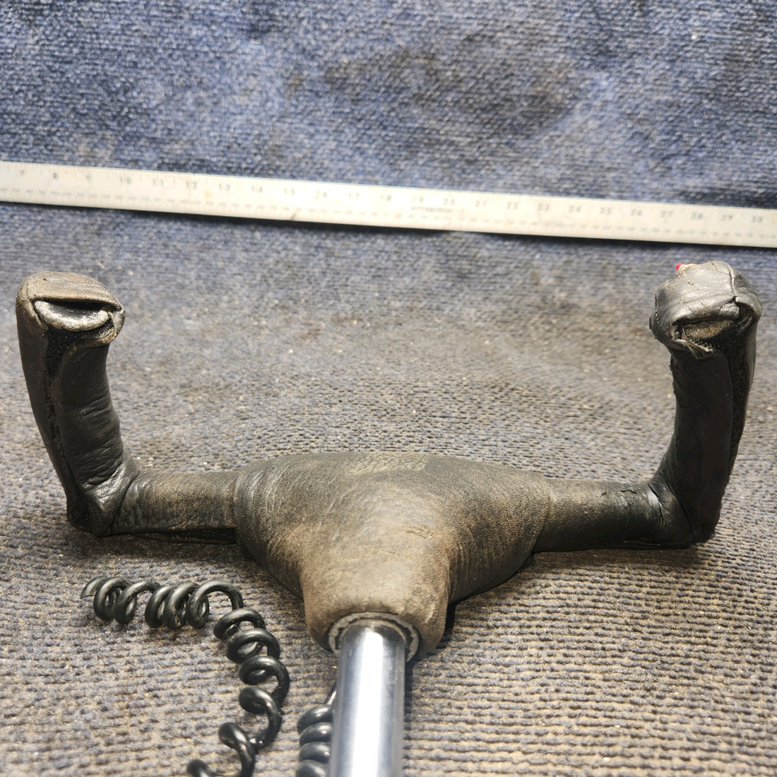 Used aircraft parts for sale, 0513240-4 cessna 150G Control Wheel (Yoke)
