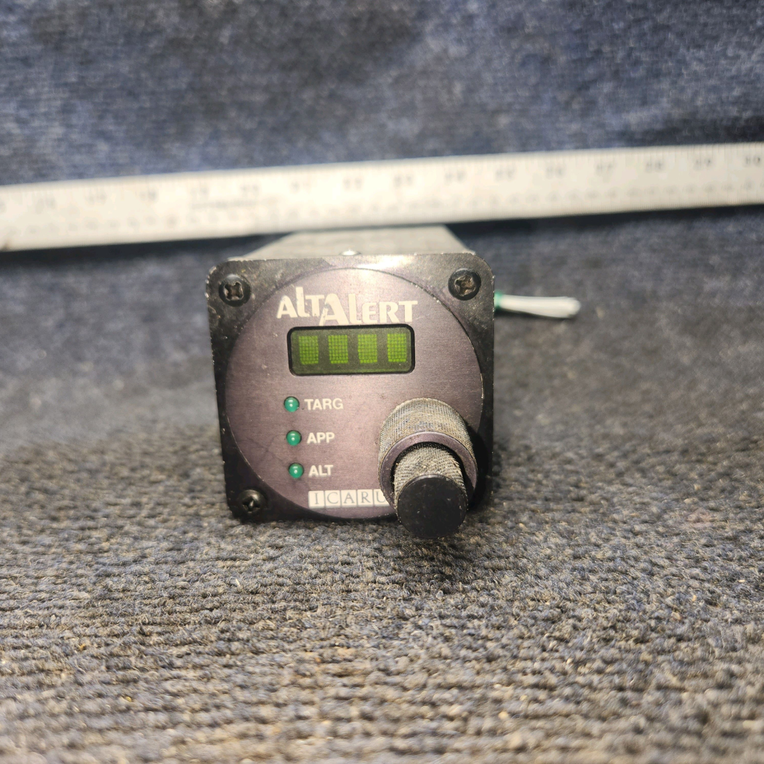 Used aircraft parts for sale, 3070 Icarus Instuments Cessna 172RG ALT-Alert Intrument