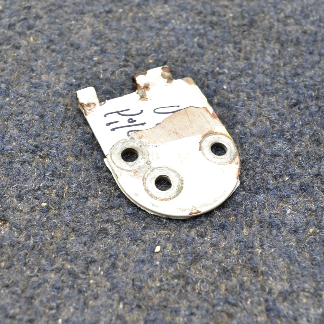 Used aircraft parts for sale, 0511237-1 Cessna C175 CABIN HINGE ASSY UPPER LH HALF PILOT