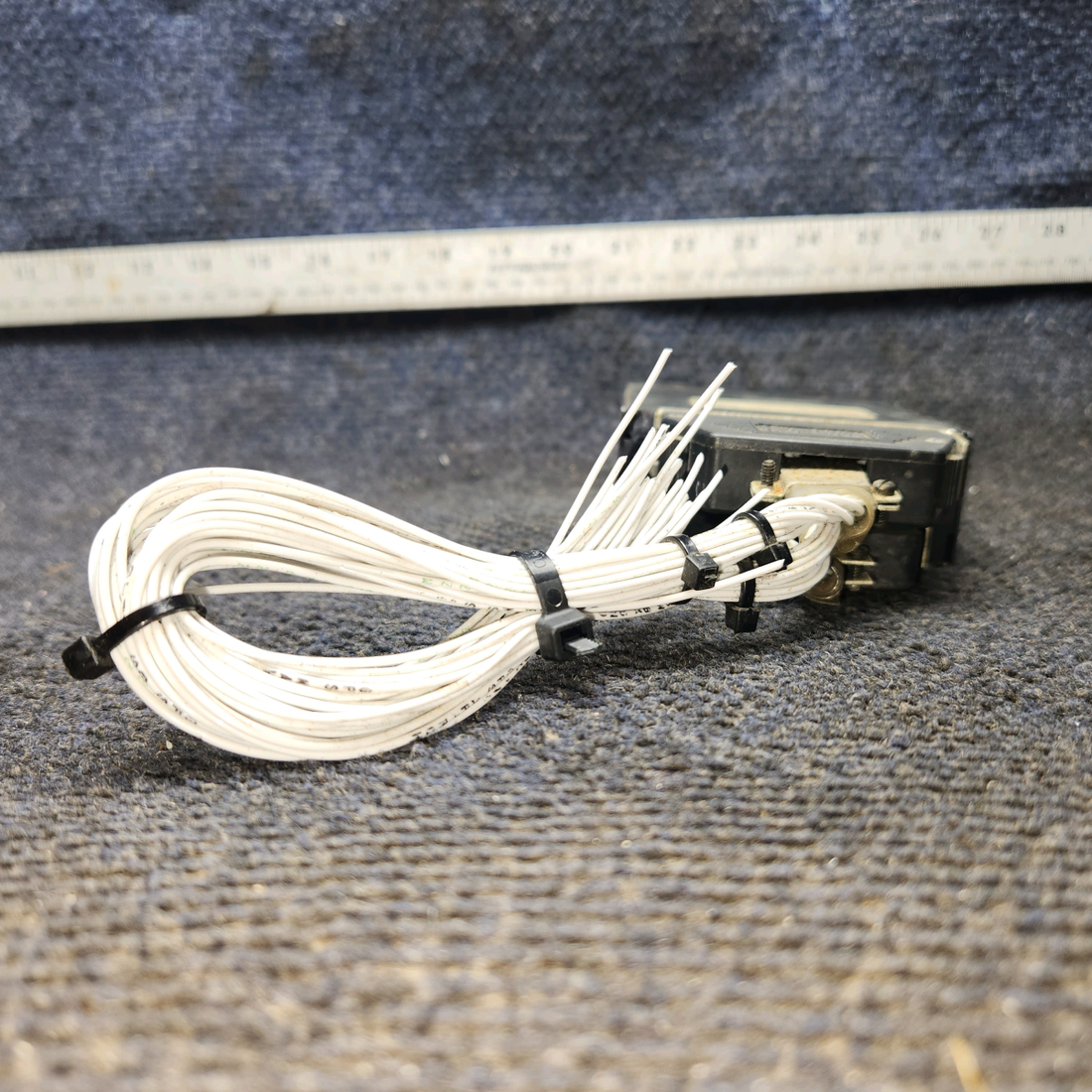 Used aircraft parts for sale, MD41-724 Mid-Continent Beechcraft 35-33 GPS Annunciation Control Unit