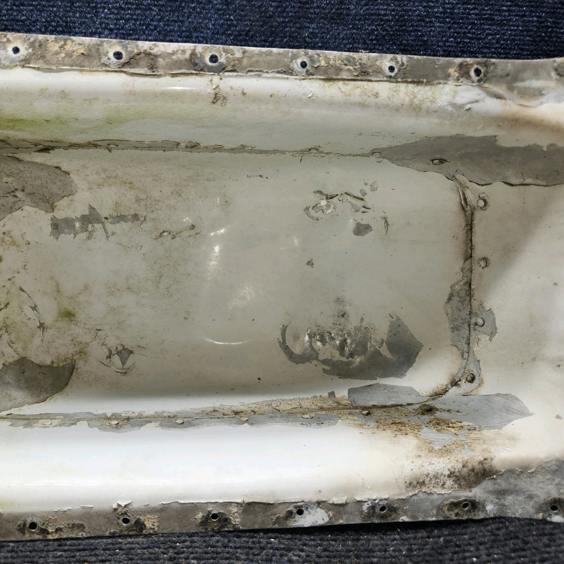 Used aircraft parts for sale, 2413118-1 Cessna 172RG Nose Gear Tunnel Cover Assy