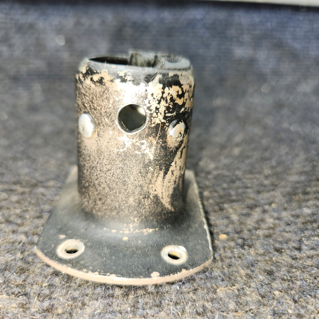 Used aircraft parts for sale, 0513311-1 Cessna 172E Control Tube Support LH