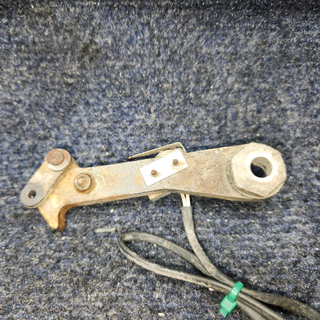 Used aircraft parts for sale, 2241118-1 Cessna 172RG Down Lock Hook Assy And Bushing