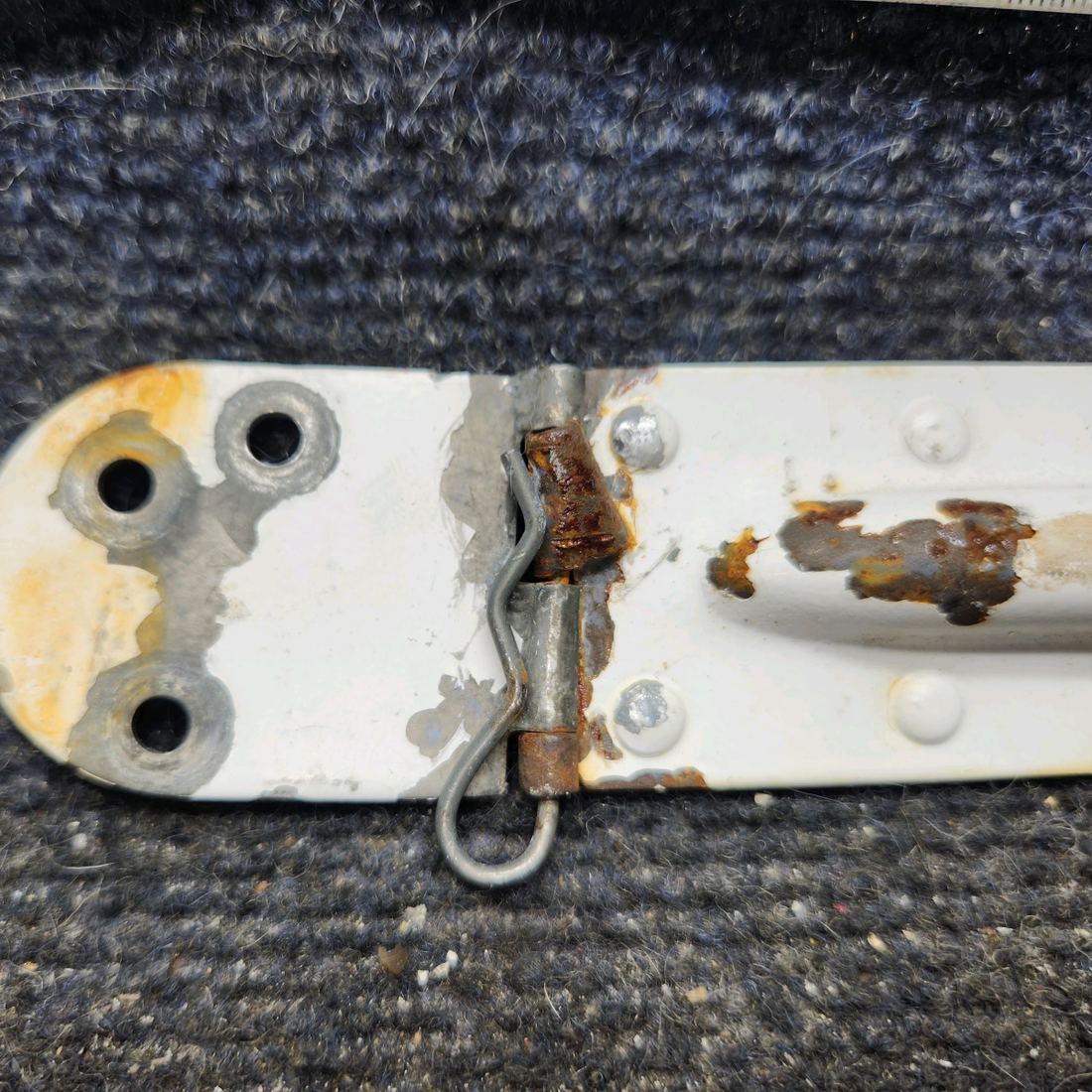 Used aircraft parts for sale, 0511238-1 cessna 172N Hinge Half Assembly