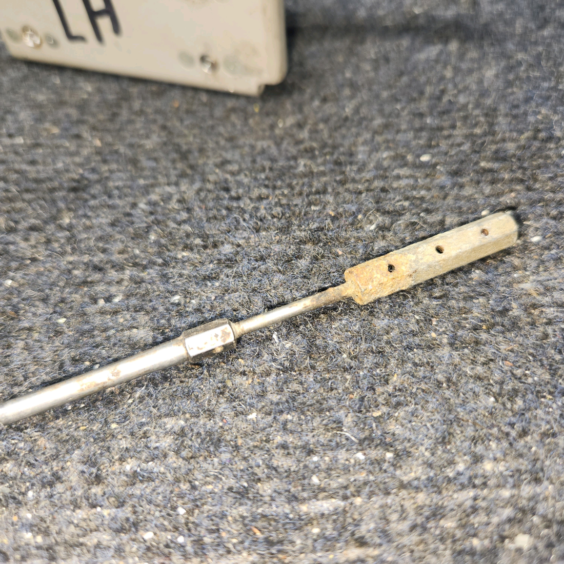 Used aircraft parts for sale, H2532-15 Beechcraft C23 SUNDOWNER Interior Door Latch Assembly