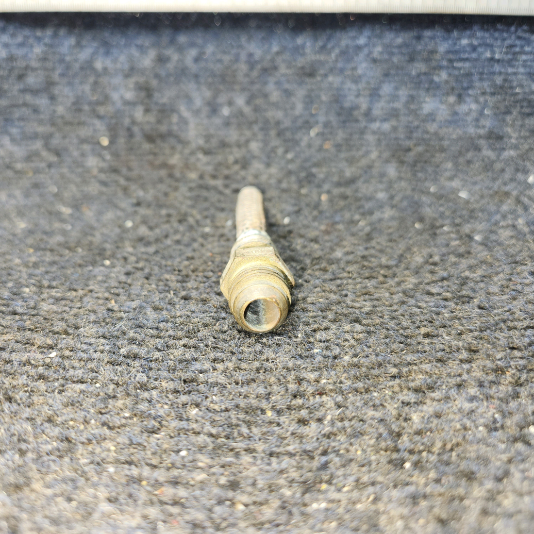 Used aircraft parts for sale, 0422130 Cessna 172F Fuel Tank Strainer (Finger Screen)