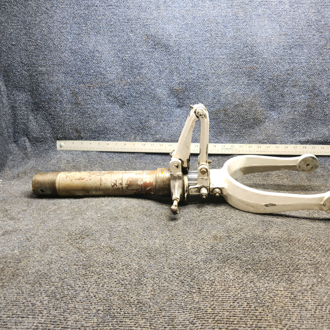 Used aircraft parts for sale, 0442504-3 cessna 150G Nose Landing Gear Strut Assembly