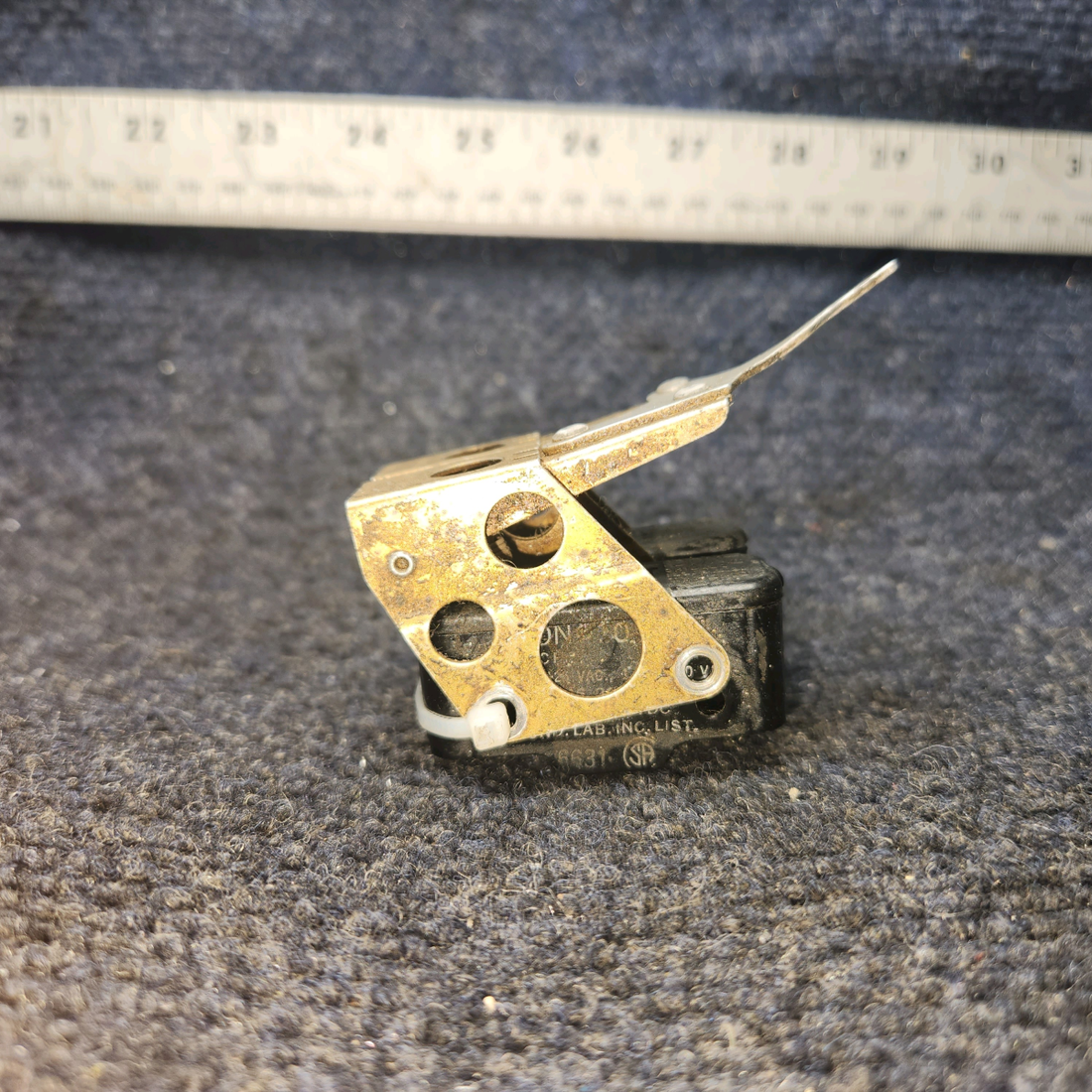 Used aircraft parts for sale, 96-361011-11 BEECHCRAFT 95-55B Flap Limit Switch Bracket Assembly